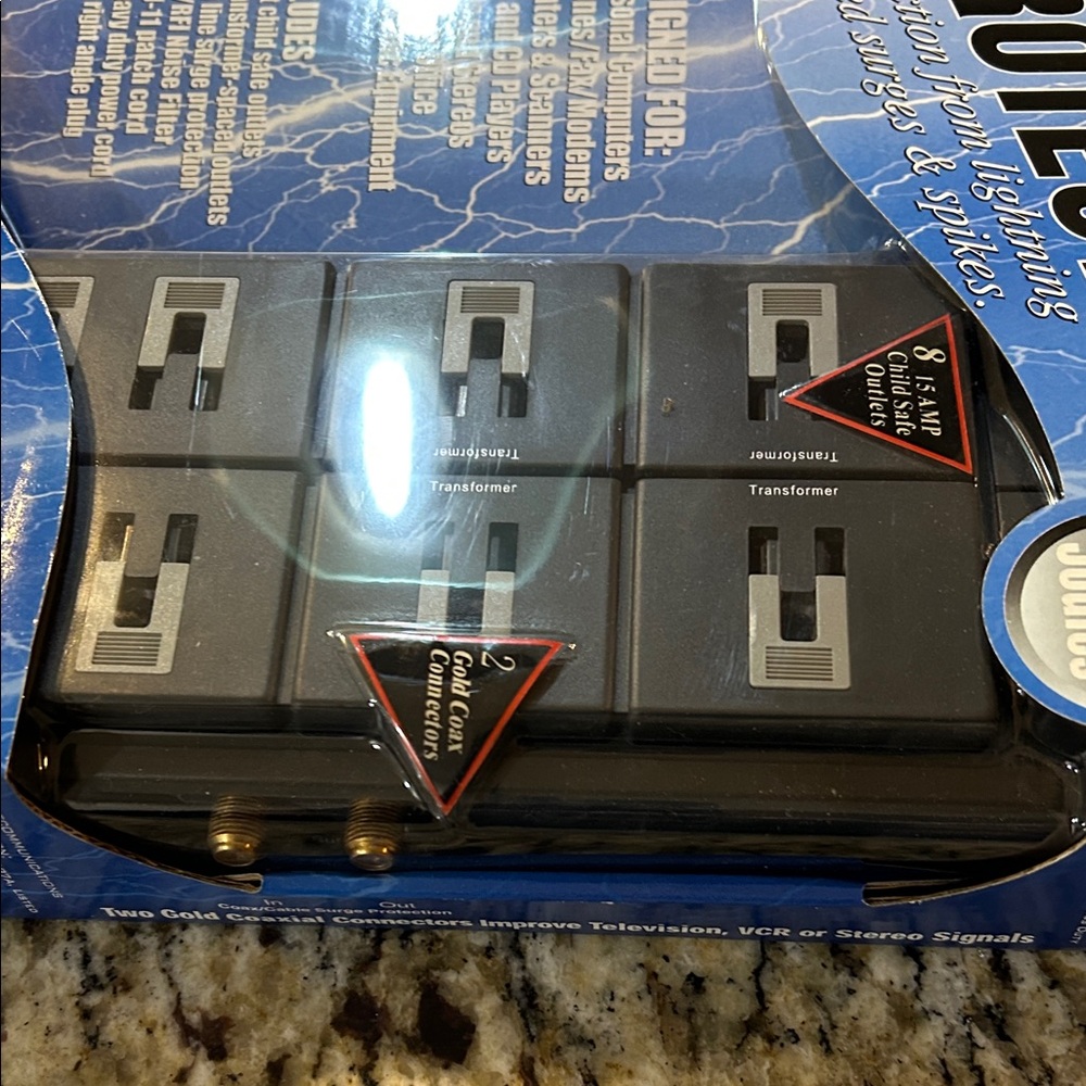 Black Surge Protector with 2800 Joules - Picture 10 of 16